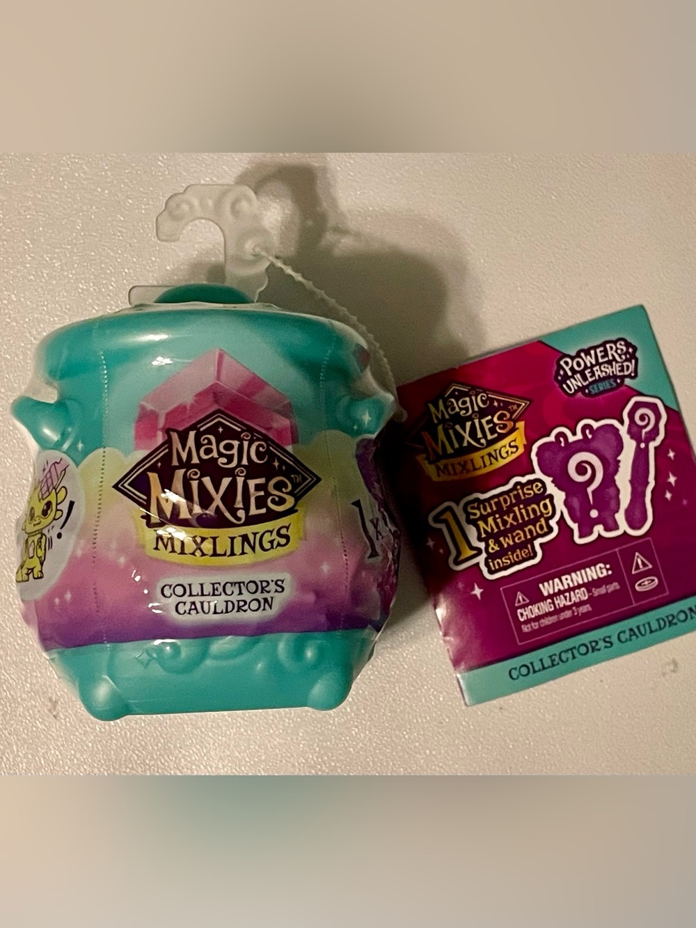 Magic Mixies Mixlings Collector's Cauldron - Teal & Purple